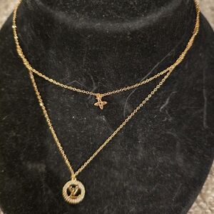 Elegant Gold Layered Necklace